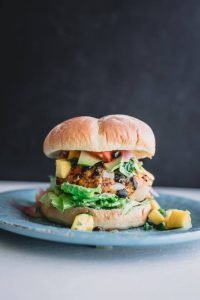 foto de hambúrguer de quinoa