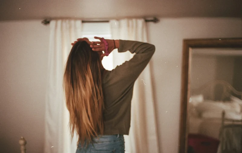 cabelo-oleoso-na-raiz-e-pontas-secas-equilibrando