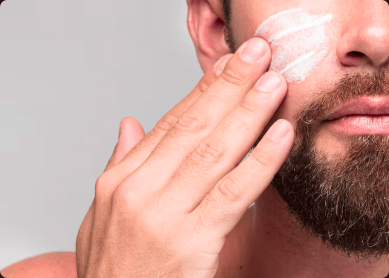 Explore o guia essencial de Beleza Masculina Natural. Aprenda a construir uma rotina de grooming sustentável e eficaz, com soluções biológicas para o cuidado da barba, controle da pele oleosa e combate à queda de cabelo.