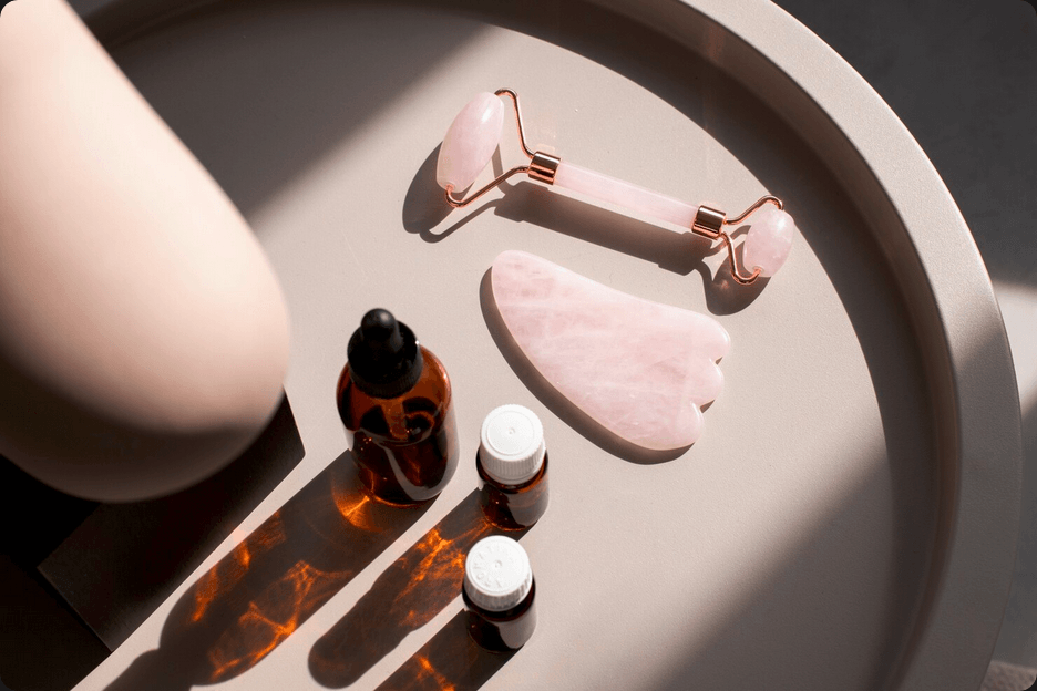 Descubra o poder do Skincare Minimalista com a Slow Beauty. Otimize sua rotina diária com produtos essenciais de alta performance que fortalecem a barreira cutânea, combatem a sensibilidade e promovem um consumo consciente e sustentável.
