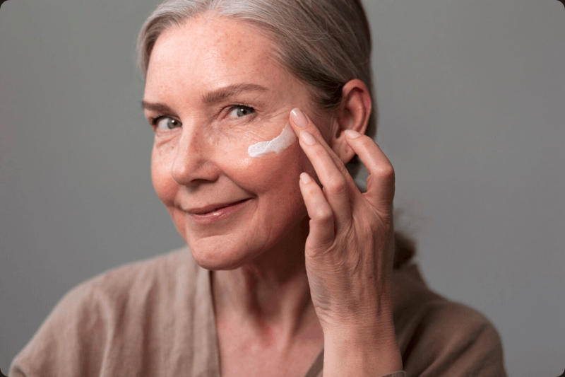 Desvende a Beleza Longevidade Natural: um guia completo sobre autocuidado consciente, ingredientes orgânicos e rotinas que celebram a vitalidade da pele.